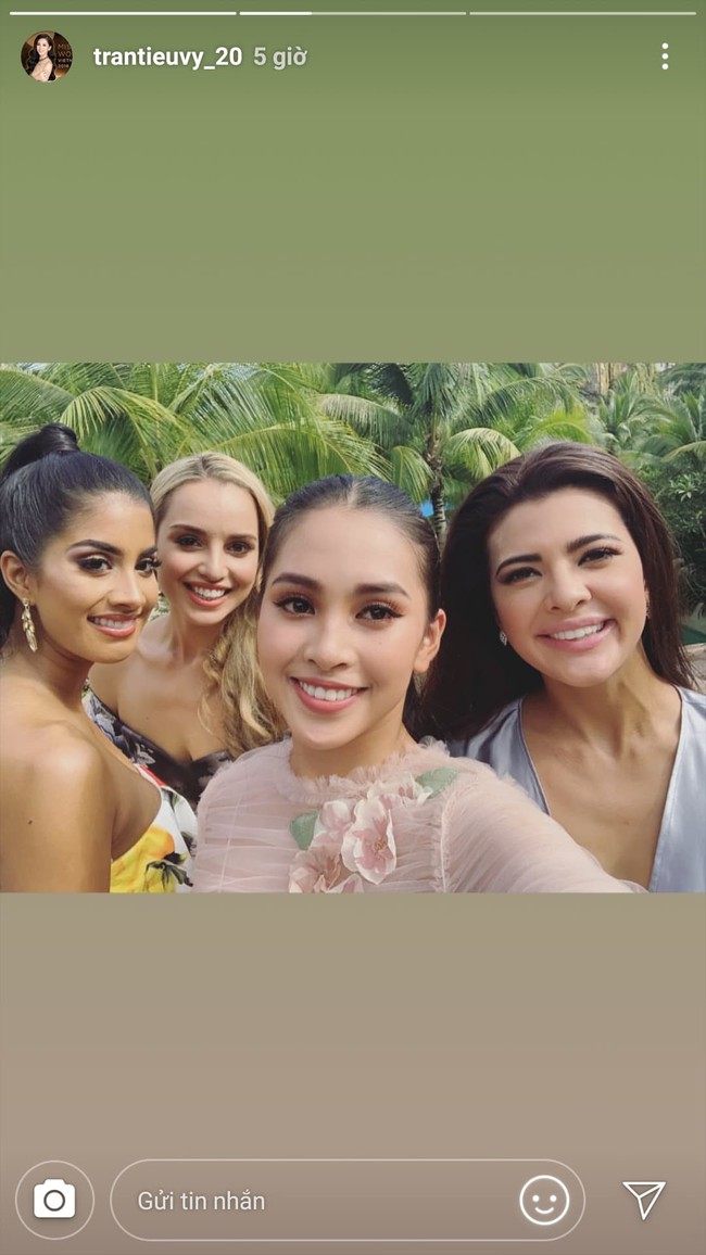 Lần đầu ti&ecirc;n một nhan sắc Việt đứng cạnh c&aacute;c người đẹp &Acirc;u Mỹ m&agrave; nổi bần bật thế n&agrave;y, c&ograve;n ai ngo&agrave;i Tiểu Vy - Ảnh 1.