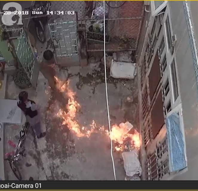 Vụ tranh gi&agrave;nh quyền nu&ocirc;i con g&aacute;i 7 tuổi: Người mẹ được cho l&agrave; ph&oacute;ng hỏa, tự đập đầu khi đến thăm con l&ecirc;n tiếng - Ảnh 5.