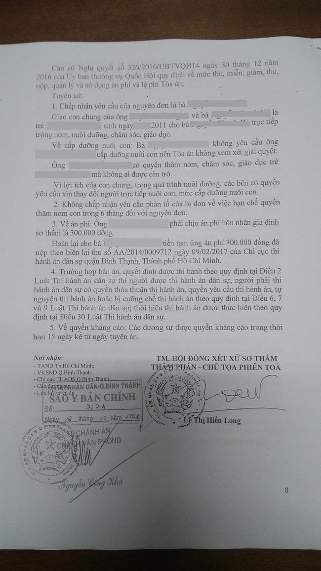Vụ tranh gi&agrave;nh quyền nu&ocirc;i con g&aacute;i 7 tuổi: Người mẹ được cho l&agrave; ph&oacute;ng hỏa, tự đập đầu khi đến thăm con l&ecirc;n tiếng - Ảnh 3.