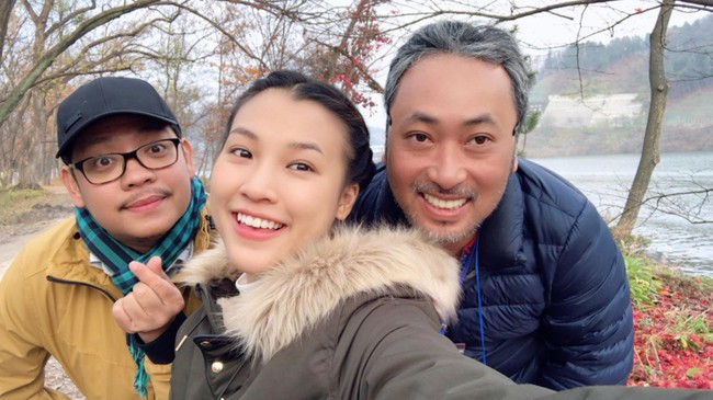 Ho&agrave;ng Oanh khoe ảnh đi H&agrave;n Quốc nhưng người đ&agrave;n &ocirc;ng quen mặt chụp ảnh th&acirc;n thiết c&ugrave;ng c&ocirc; mới l&agrave; điều g&acirc;y ch&uacute; &yacute; - Ảnh 5.