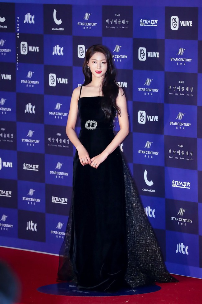 M&agrave;n lột x&aacute;c thần th&aacute;i ngoạn mục của b&aacute;u vật quốc d&acirc;n Seolhyun sau 3 năm: Mỹ nh&acirc;n ng&acirc;y thơ th&agrave;nh b&agrave; ho&agrave;ng thảm đỏ - Ảnh 6.