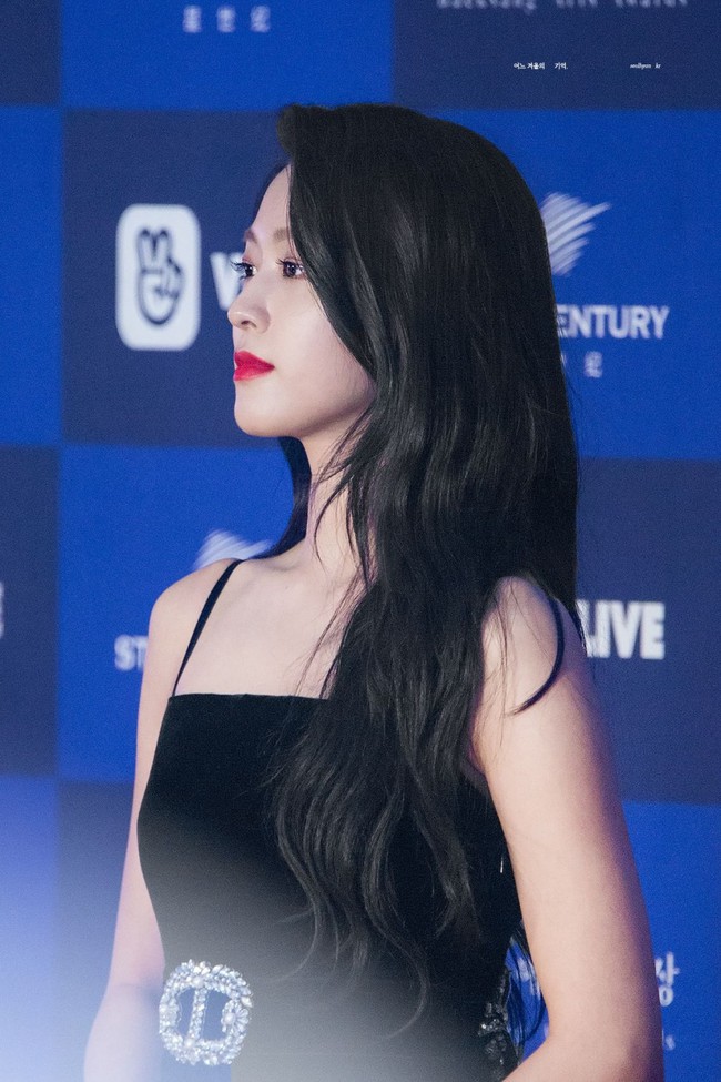 M&agrave;n lột x&aacute;c thần th&aacute;i ngoạn mục của b&aacute;u vật quốc d&acirc;n Seolhyun sau 3 năm: Mỹ nh&acirc;n ng&acirc;y thơ th&agrave;nh b&agrave; ho&agrave;ng thảm đỏ - Ảnh 9.