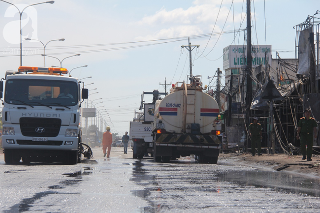 Người d&acirc;n kể lại gi&acirc;y ph&uacute;t xe bồn bốc ch&aacute;y ng&ugrave;n ngụt: Nhiều người chỉ biết la h&eacute;t, đập cửa t&igrave;m c&aacute;ch tho&aacute;t ra  - Ảnh 18.
