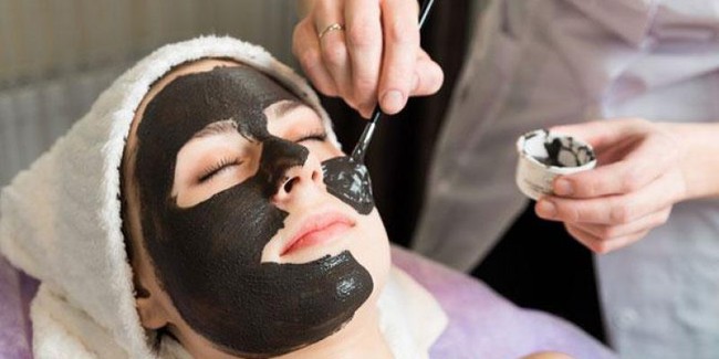 Những điều cần biết khi d&ugrave;ng than hoạt t&iacute;nh để chăm s&oacute;c sức khỏe - Ảnh 2.