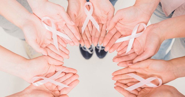 2 điều chị em cần phải làm để phòng bệnh ung thư vú khi ở độ tuổi 20, 30 và 40 - Ảnh 2.