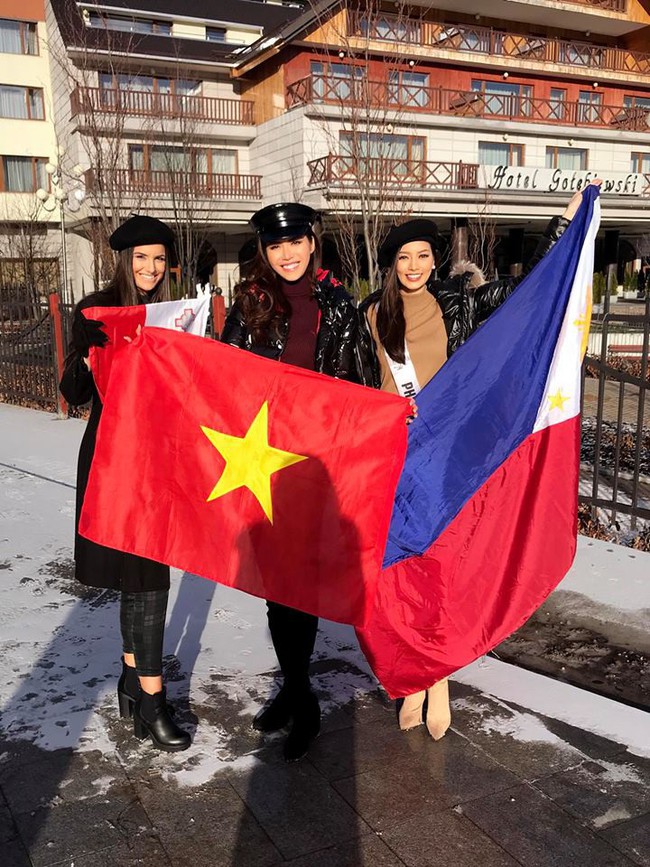 Bỏ qua ồn &agrave;o bị đồn mua giải, Minh T&uacute; giơ cờ Việt Nam đầy tự h&agrave;o ở Miss Supranational - Ảnh 1.