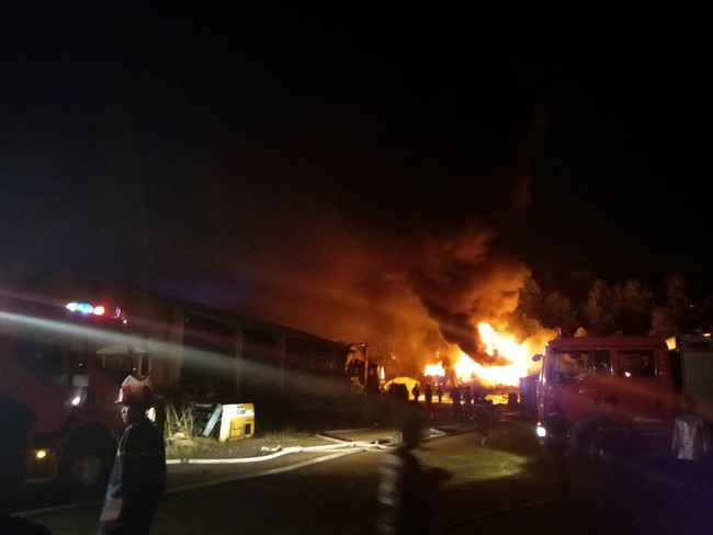 N&oacute;ng: Đang ch&aacute;y cực lớn tại Khu C&ocirc;ng nghiệp H&ograve;a Cầm ở Đ&agrave; Nẵng - Ảnh 3.