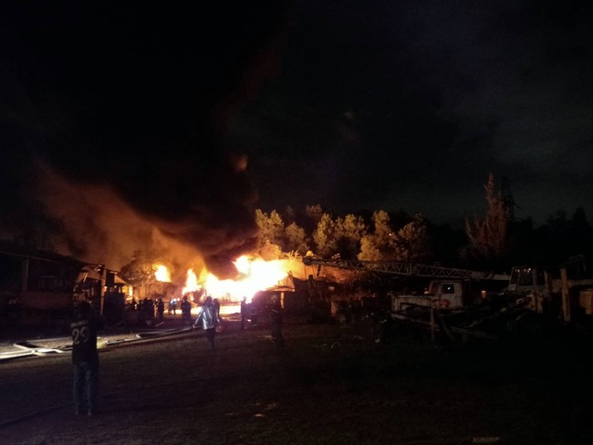 N&oacute;ng: Đang ch&aacute;y cực lớn tại Khu C&ocirc;ng nghiệp H&ograve;a Cầm ở Đ&agrave; Nẵng - Ảnh 6.