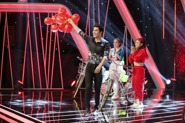 Tham gia show hẹn h&ograve; v&agrave; khiến nữ ch&iacute;nh bật kh&oacute;c, ch&agrave;ng trai g&acirc;y sốc khi n&oacute;i: Em c&oacute; tr&aacute;ch th&igrave; tr&aacute;ch những người - Ảnh 2.