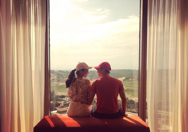 Soi nhất cử nhất động của sao Việt (3/11) - Ảnh 10.