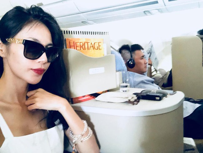 Soi nhất cử nhất động của sao Việt (3/11) - Ảnh 2.