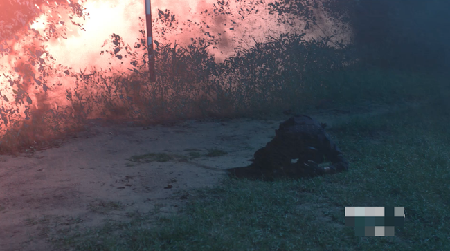 Fan x&oacute;t xa khi thấy Khả Ng&acirc;n bị đ&aacute;nh bầm dập trong Hậu duệ mặt trời bản Việt - Ảnh 13.