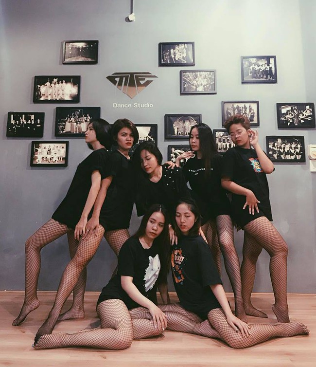 Sau khi ly h&ocirc;n với L&acirc;m Vinh Hải, L&yacute; Phương Ch&acirc;u ng&agrave;y c&agrave;ng hở bạo, kh&ocirc;ng ngần ngại ngọt ng&agrave;o c&ugrave;ng t&igrave;nh mới - Ảnh 3.