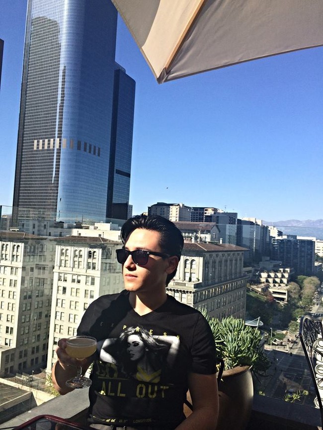 Xuất hiện anh ch&agrave;ng điển trai nghi l&agrave; người y&ecirc;u của Hương Tr&agrave;m v&igrave; h&agrave;nh động đầy ngọt ng&agrave;o n&agrave;y? - Ảnh 2.