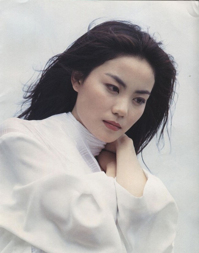 Nh&igrave;n ảnh cũ của Vương Phi đủ hiểu tại sao L&yacute; &Aacute; Bằng, Tạ Đ&igrave;nh Phong đều m&ecirc; mẩn d&ugrave; hơn tuổi  - Ảnh 7.