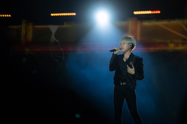 Sau ồn &agrave;o sai vị tr&iacute; tr&ecirc;n poster, Hương Tr&agrave;m v&agrave; Đ&ocirc;ng Nhi hội ngộ tr&ecirc;n s&acirc;n khấu c&ugrave;ng đ&agrave;n chị Mỹ T&acirc;m  - Ảnh 9.