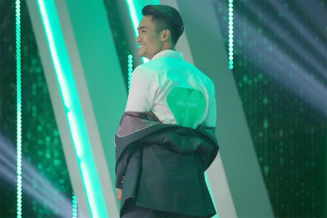 Chuyện thật kh&oacute; tin: Bạn trai T&acirc;y của Phượng Vũ tham gia show hẹn h&ograve; sau đ&oacute; lại cầu h&ocirc;n c&ocirc; ngay tr&ecirc;n s&acirc;n khấu - Ảnh 9.