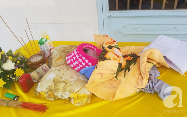 Đồng Nai: B&eacute; g&aacute;i c&ograve;n nguy&ecirc;n d&acirc;y rốn tử vong trong giỏ x&aacute;ch treo tr&ecirc;n cổng ch&ugrave;a - Ảnh 3.