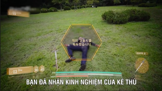 Hyun Bị bị kẻ từ c&otilde;i chết quay về &aacute;m s&aacute;t, t&eacute; lầu ngay trước mặt Park Shin Hye - Ảnh 5.