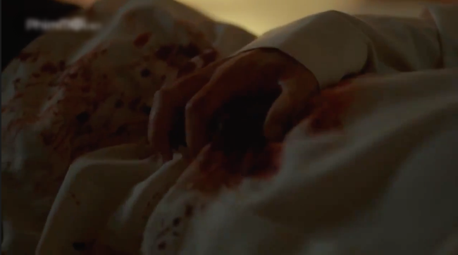 Hyun Bị bị kẻ từ c&otilde;i chết quay về &aacute;m s&aacute;t, t&eacute; lầu ngay trước mặt Park Shin Hye - Ảnh 10.