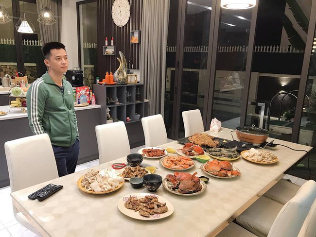 Hằng T&uacute;i bị người th&acirc;n than phiền l&uacute;c n&agrave;o cũng thấy chửa với đẻ, đ&acirc;y l&agrave; phản ứng của b&agrave; mẹ 4 con - Ảnh 2.