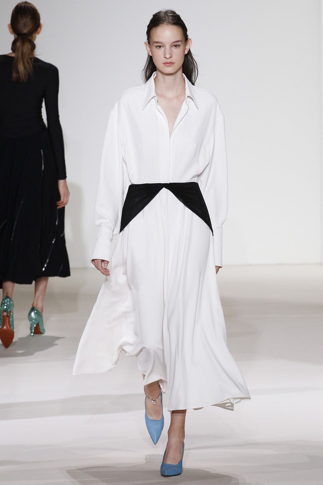 Bật m&iacute; 10 kiểu trang phục trường tồn với thời gian kh&ocirc;ng bao giờ lỗi mốt - Ảnh 20.