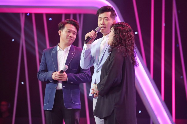 Người ấy l&agrave; ai?: Ch&agrave;ng tiếp vi&ecirc;n h&agrave;ng kh&ocirc;ng Vietnam Airlines c&ocirc;ng khai giới t&iacute;nh thứ 3, nhưng vỡ &ograve;a nhất l&agrave; khi mẹ anh - Ảnh 5.