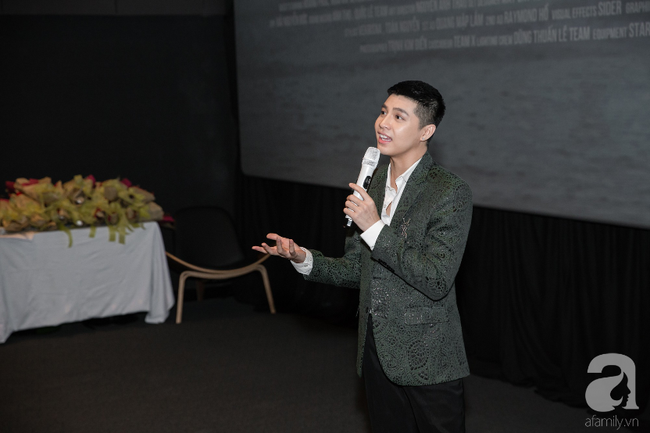 Noo Phước Thịnh diện vest bảnh bao, đẹp trai h&uacute;t hồn trong họp b&aacute;o ra mắt MV mới - Ảnh 4.