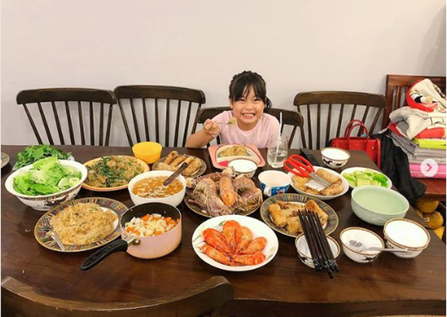 T&igrave;nh cảm như mẹ chồng cũ v&agrave; Hằng T&uacute;i: Lần n&agrave;o sắp đẻ b&agrave; cũng tẩm bổ 1 b&agrave;n cao lương mỹ vị - Ảnh 1.