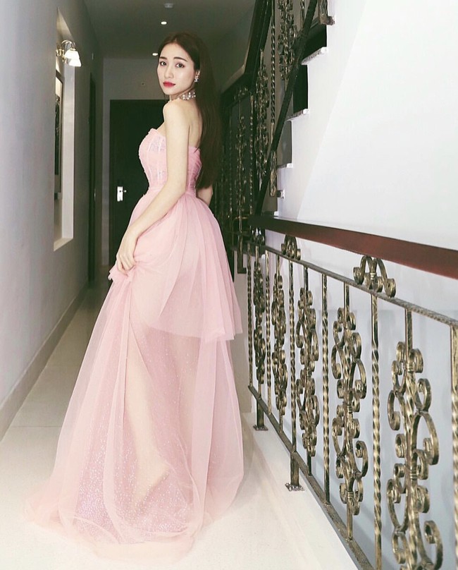 Soi nhất cử nhất động của sao Việt (19/12) - Ảnh 7.