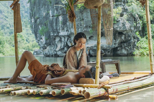 Nh&atilde; Phương nhợt nhạt vẫn đẹp h&uacute;t hồn trong trailer mới của Trạng Quỳnh - Ảnh 7.