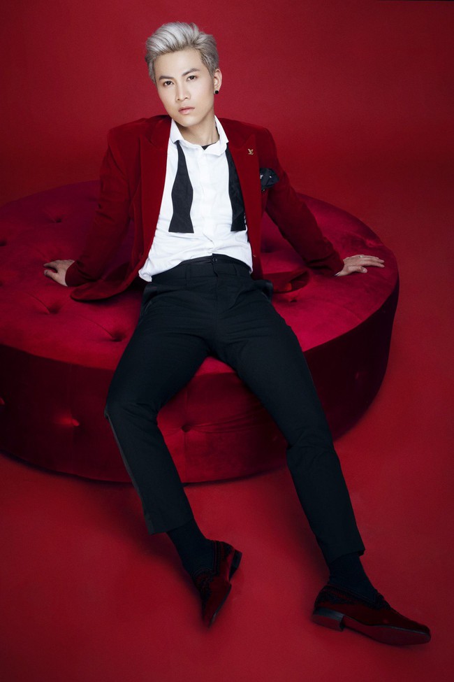 Mai Tiến Dũng đốn tim với bộ ảnh cực điển trai v&agrave; m&oacute;n qu&agrave; đặc biệt tặng fan dịp Gi&aacute;ng sinh - Ảnh 3.