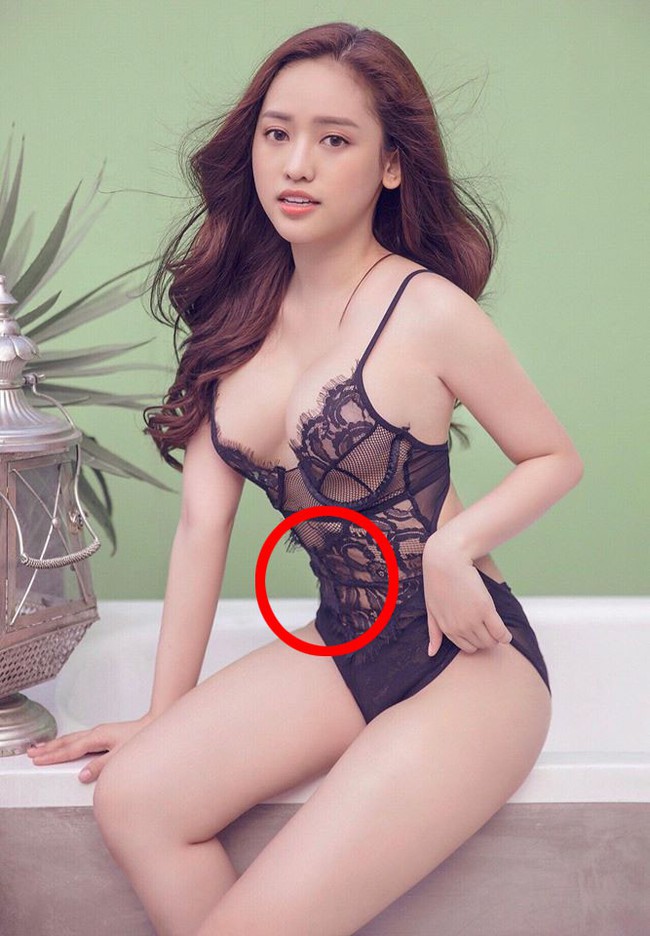 Hot girl thị phi Th&uacute;y Vi đăng ảnh sexy ch&uacute;c mừng Gi&aacute;ng sinh, d&acirc;n t&igrave;nh chỉ nh&igrave;n thấy bất thường ở v&ograve;ng 2 - Ảnh 2.
