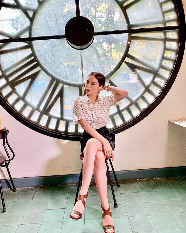 Soi nhất cử nhất động của sao Việt (9/12) - Ảnh 8.