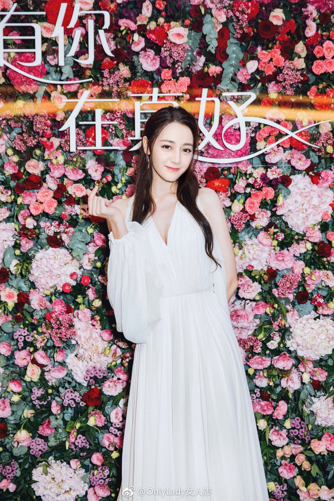 Địch Lệ Nhiệt Ba xuất hiện lung linh tại sự kiện: Vẻ đẹp ti&ecirc;n nữ gi&aacute;ng trần l&agrave; c&oacute; thật! - Ảnh 2.