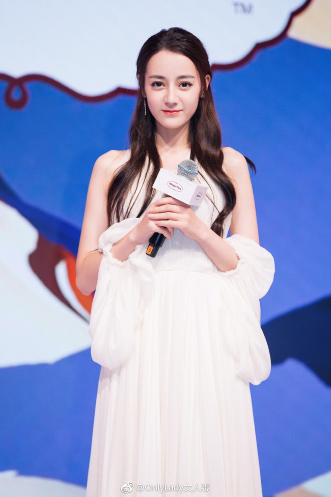 Địch Lệ Nhiệt Ba xuất hiện lung linh tại sự kiện: Vẻ đẹp ti&ecirc;n nữ gi&aacute;ng trần l&agrave; c&oacute; thật! - Ảnh 8.