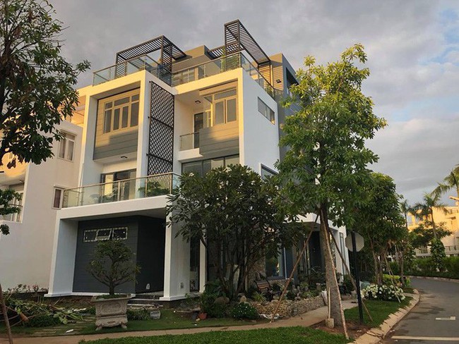 Cận cảnh biệt thự triệu USD lộng lẫy, rộng hơn 500m2 của Qu&aacute;ch Th&agrave;nh Danh tại S&agrave;i G&ograve;n - Ảnh 2.