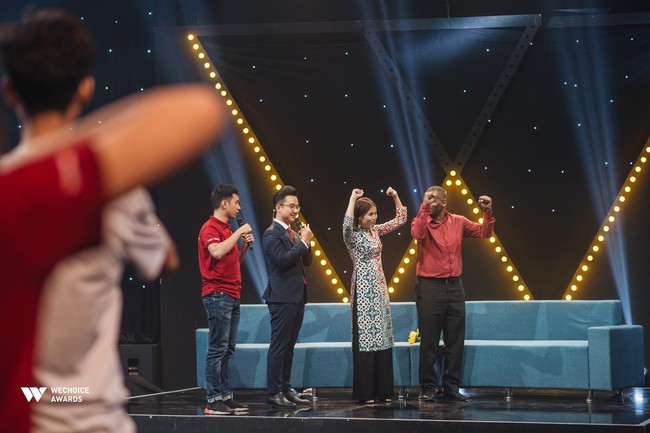 C&acirc;u chuyện t&igrave;nh vượt ch&acirc;u lục đầy x&uacute;c động của &Aacute; hậu điếc Th&uacute;y Đoan v&agrave; ch&agrave;ng trai Mỹ: Chỉ cần em muốn, anh sẽ bay về - Ảnh 16.