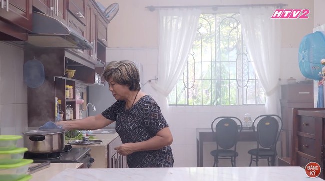 Gạo nếp gạo tẻ: B&agrave; Mai su&yacute;t g&acirc;y ch&aacute;y nh&agrave; v&igrave; bị H&acirc;n Hoa hậu bắt l&agrave;m đủ mọi việc - Ảnh 4.