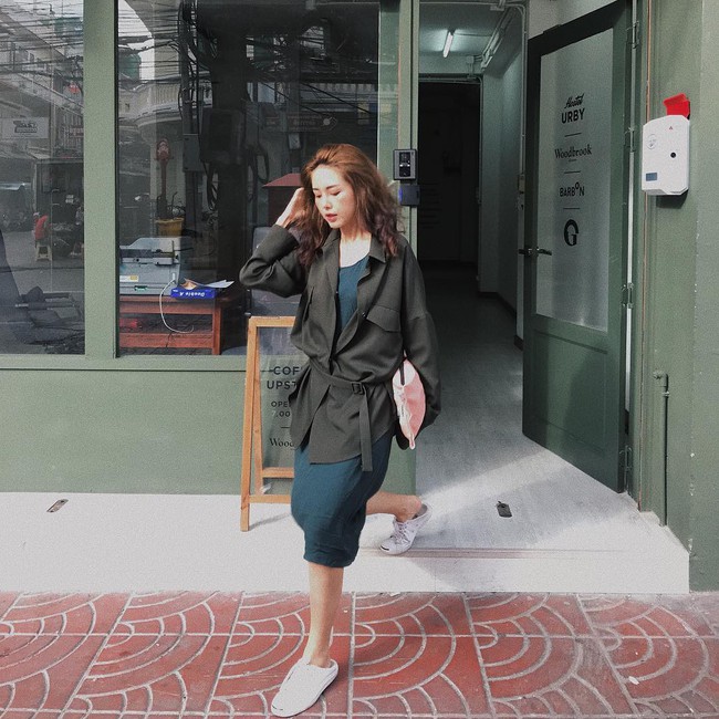 Trời chớm thu, loạt hot trend của m&ugrave;a mới đều g&oacute;p mặt trong street style tuần n&agrave;y của c&aacute;c qu&yacute; c&ocirc; ch&acirc;u &Aacute; - Ảnh 1.