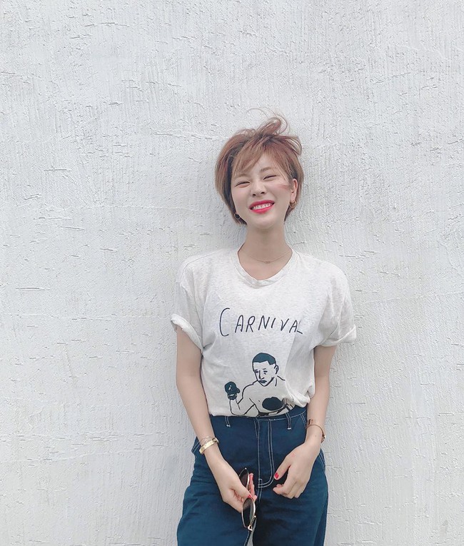 Trời chớm thu, loạt hot trend của m&ugrave;a mới đều g&oacute;p mặt trong street style tuần n&agrave;y của c&aacute;c qu&yacute; c&ocirc; ch&acirc;u &Aacute; - Ảnh 7.