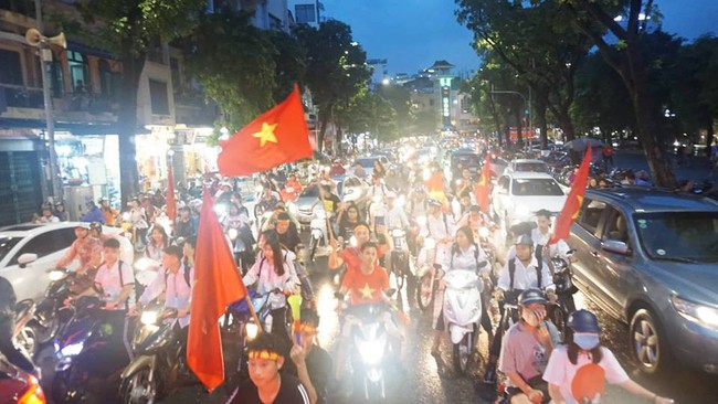 Vietnam Airlines tăng chuyến bay phục vụ người h&acirc;m mộ sang cổ động đội tuyển Olympic Việt Nam tranh huy chương đồng - Ảnh 1.
