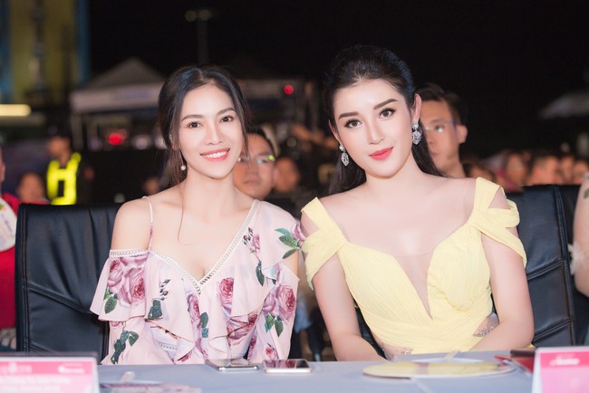 T&oacute;c ngắn rồi n&ecirc;n cũng chẳng cần v&aacute;y v&oacute;c ki&ecirc;u sa, Đỗ Mỹ Linh thoải m&aacute;i diện &aacute;o blouse quần ống đứng l&ecirc;n thảm đỏ - Ảnh 14.