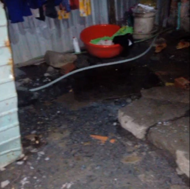 Người mẹ đau đớn l&agrave;m đơn tố c&aacute;o g&atilde; h&agrave;ng x&oacute;m hiếp d&acirc;m con g&aacute;i 5 tuổi: L&uacute;c hỏi, con b&eacute; khờ khạo n&oacute;i bị &ocirc;ng ấy l&agrave;m đau - Ảnh 4.