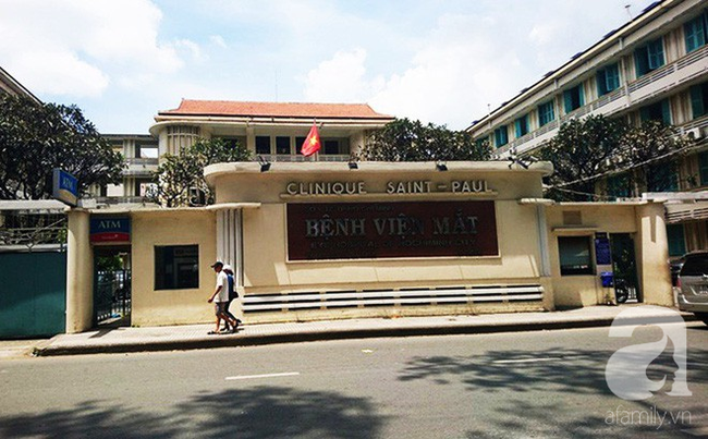 Vấp ng&atilde; khi chạy phụ cha đẩy xe, b&eacute; trai 4 tuổi bị xi&ecirc;n c&aacute; vi&ecirc;n đ&acirc;m s&acirc;u v&agrave;o hốc mắt - Ảnh 2.