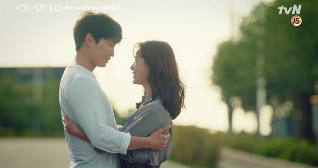 Chỉ vì muốn nói yêu Han Ji Min, Ji Sung suýt gây tai nạn giao thông nghiêm trọng - Ảnh 1. Chỉ vì muốn nói yêu Han Ji Min, Ji Sung suýt gây tai nạn giao thông nghiêm trọng - Ảnh 1.