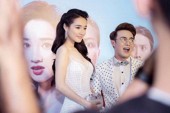 Nh&atilde; Phương chọn v&aacute;y tinh kh&ocirc;i, trang điểm dịu d&agrave;ng nhưng lại lộ khuyết điểm khiến ai thấy cũng quan ngại - Ảnh 4.