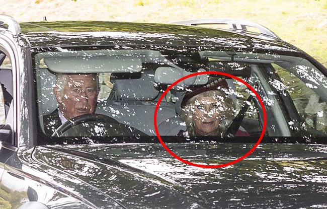 B&agrave; Camilla xuất hiện chớp nho&aacute;ng trước c&ocirc;ng ch&uacute;ng sau tin đồn bị chồng đuổi ra khỏi cung điện ho&agrave;ng gia - Ảnh 1.