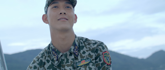 Hậu duệ Mặt trời: Khả Ng&acirc;n cố gắng qu&ecirc;n nhưng cứ đứng trước đại &uacute;y Song Lu&acirc;n l&agrave; lại y&ecirc;u say đắm - Ảnh 6.