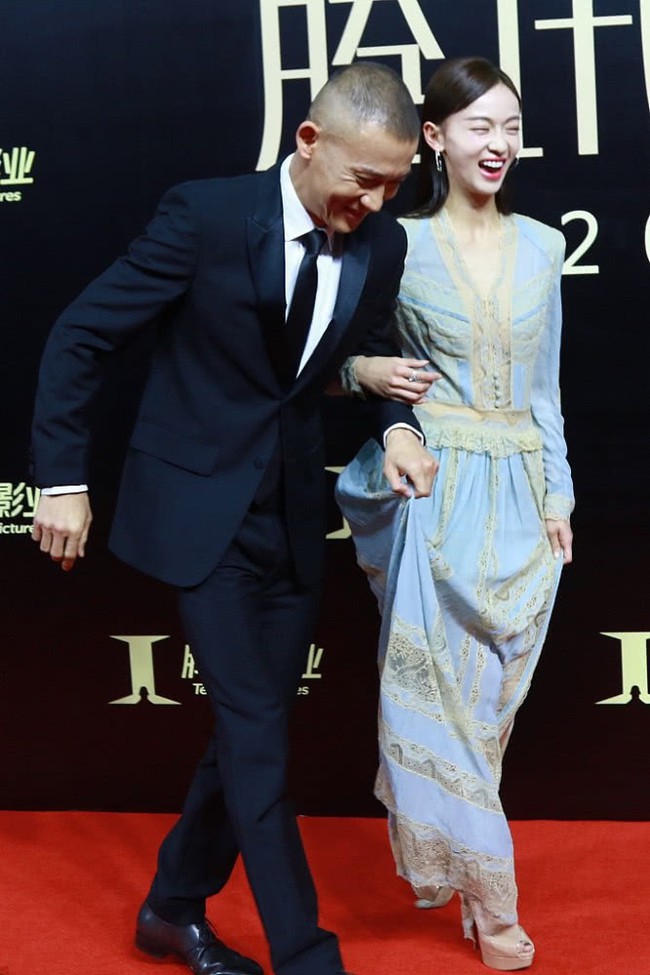 Hết bị ch&ecirc; tại Tuần lễ thời trang New York, trở về tay trong tay với C&agrave;n Long nhưng Anh Lạc vẫn mờ nhạt bởi khuyết điểm n&agrave;y  - Ảnh 2.